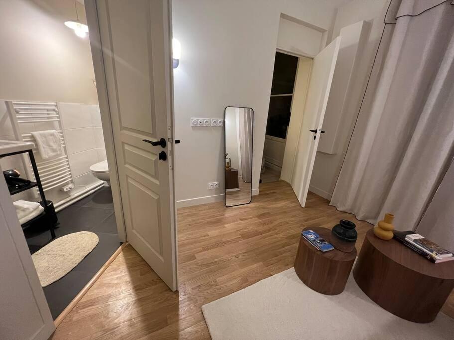 파리 Marais - Unique Duplex Decorated With Taste 아파트 외부 사진